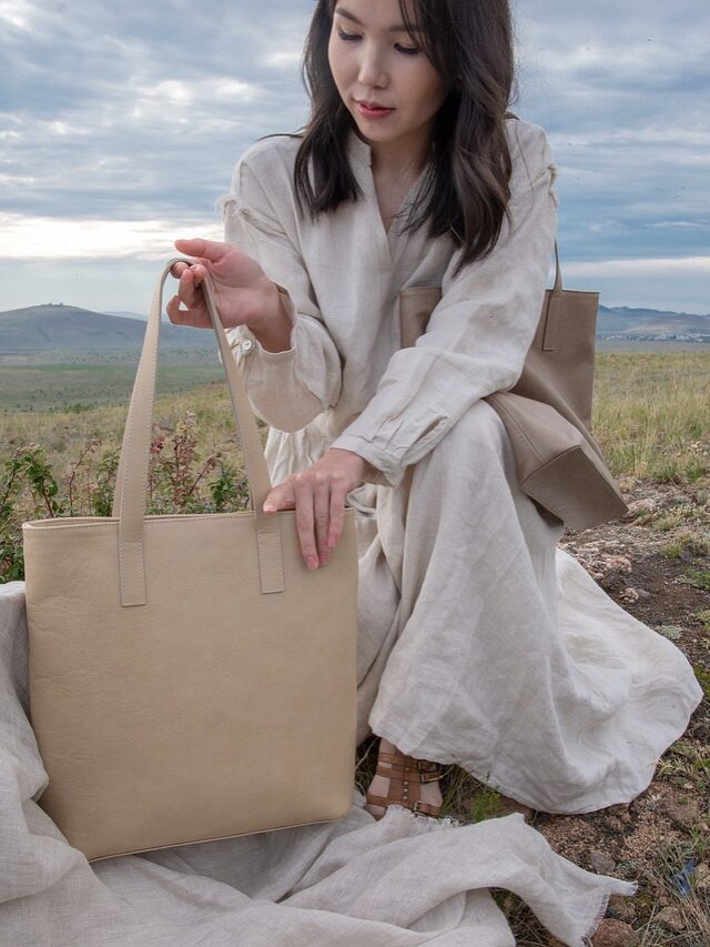Which Hermès Bag Steals the Spotlight? Kelly Retourne 25 Vert Fizz vs. Picnic Osier & Barenia