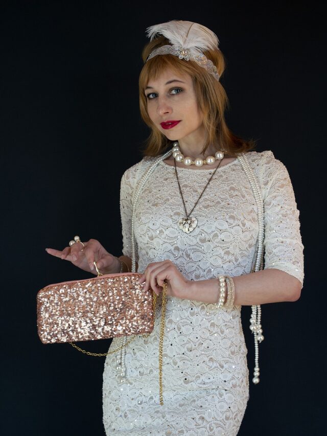 A Glamorous Gift Battle – Hermes Rose Sakura Mini Lindy vs. Bolide Mini D5 in Geranium Alligator